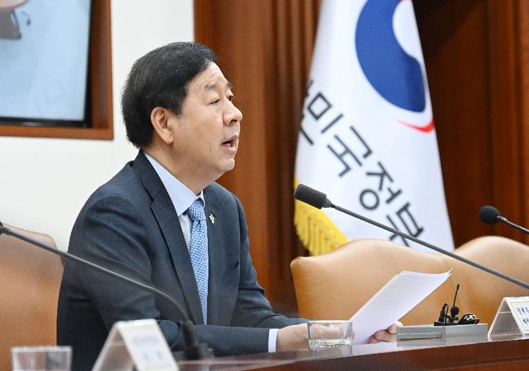구윤철 부총리, 비상경제본부 회의 겸 경제관계장관회의 주재
