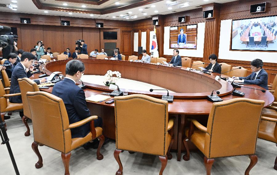 구윤철 부총리, 비상경제본부 회의 겸 경제관계장관회의 주재