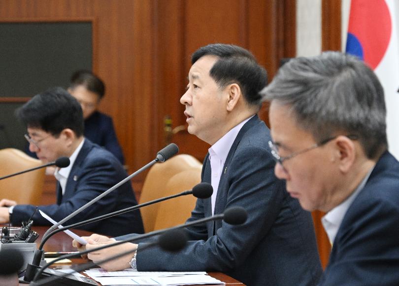 구윤철 부총리, 비상경제본부 회의 겸 경제관계장관회의 주재