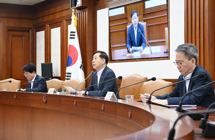구윤철 부총리, 비상경제본부 회의 겸 경제관계장관회의 주재