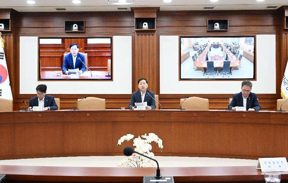구윤철 부총리, 비상경제본부 회의 겸 경제관계장관회의 주재