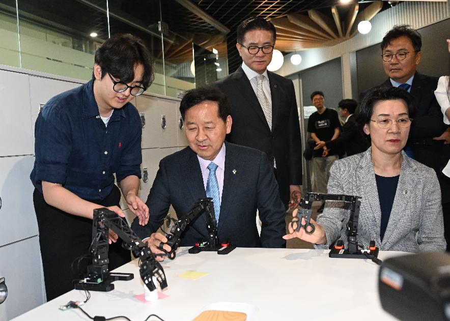 구윤철 부총리, 첨단산업 인재양성 부트캠프 현장방문 및 간담회