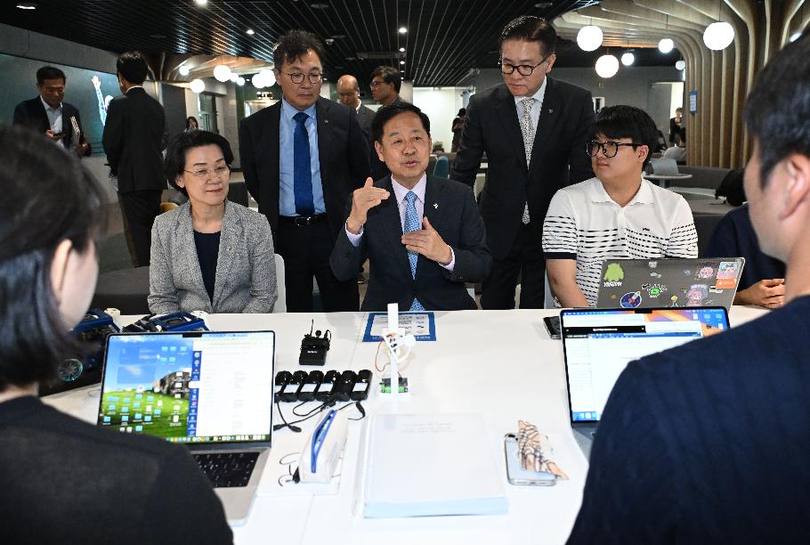 구윤철 부총리, 첨단산업 인재양성 부트캠프 현장방문 및 간담회