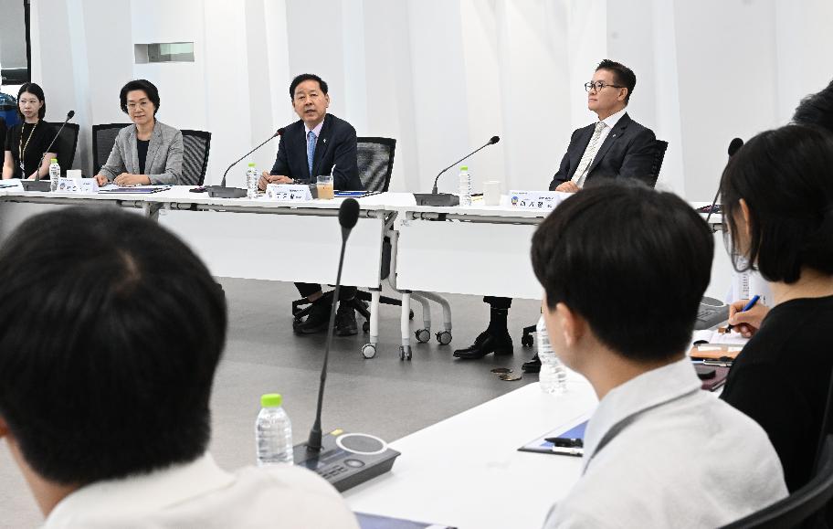 구윤철 부총리, 첨단산업 인재양성 부트캠프 현장방문 및 간담회