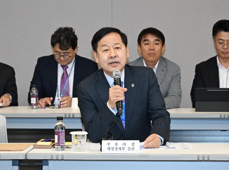 구윤철 부총리, 기업혁신 지원 민관협의체 5차회의