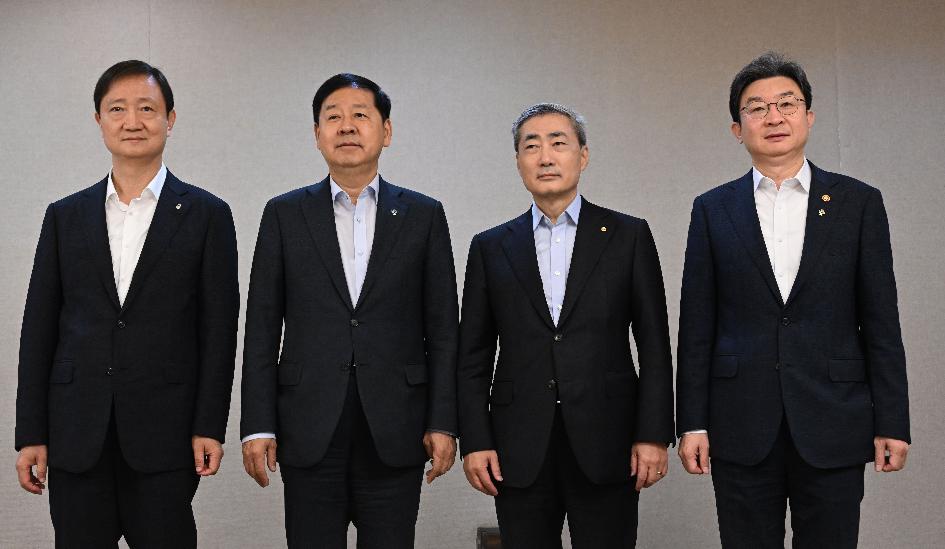 구윤철 부총리, 확대거시경제금융회의 주재