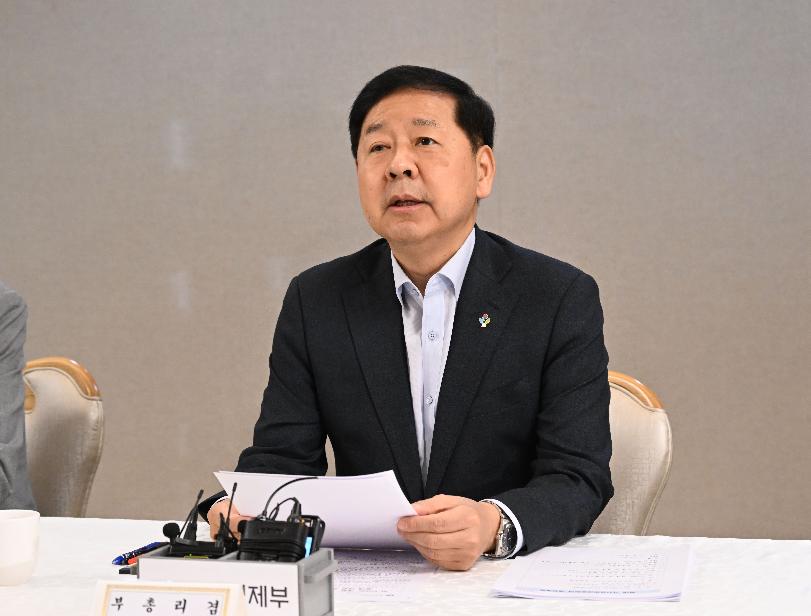 구윤철 부총리, 확대거시경제금융회의 주재