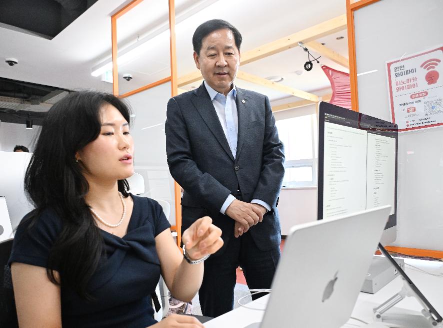 구윤철 부총리, 에이전틱 인공지능 교육 현장방문