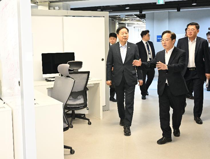 구윤철 부총리, 에이전틱 인공지능 교육 현장방문