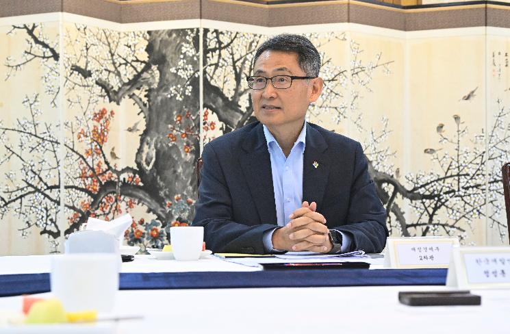허장 차관, 중동 전쟁 이후 공급망 정책간담회 주재
