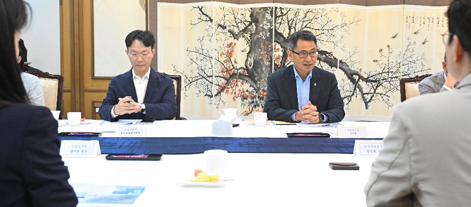 허장 차관, 중동 전쟁 이후 공급망 정책간담회 주재