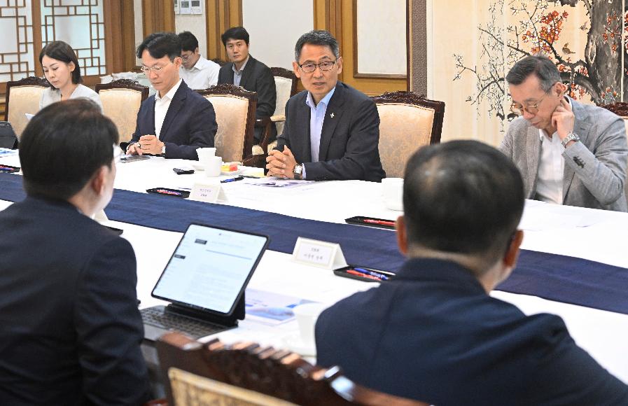 허장 차관, 중동 전쟁 이후 공급망 정책간담회 주재