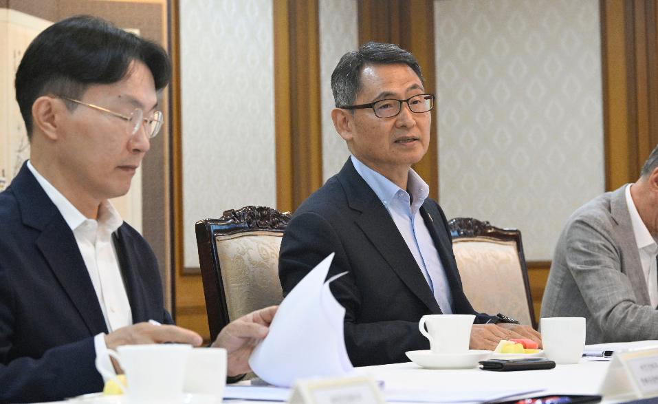허장 차관, 중동 전쟁 이후 공급망 정책간담회 주재