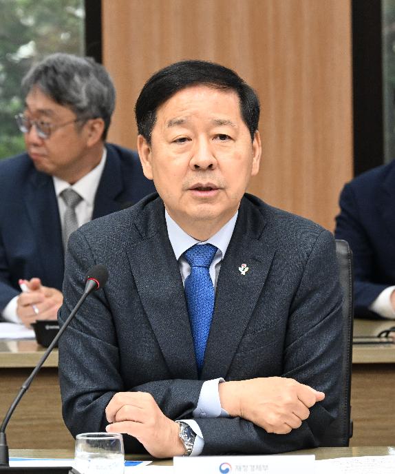 구윤철 부총리, 한미 전략투자공사 및 정책금융기관-조선3사간 한-미 조선협력투자 MOU 체결행사