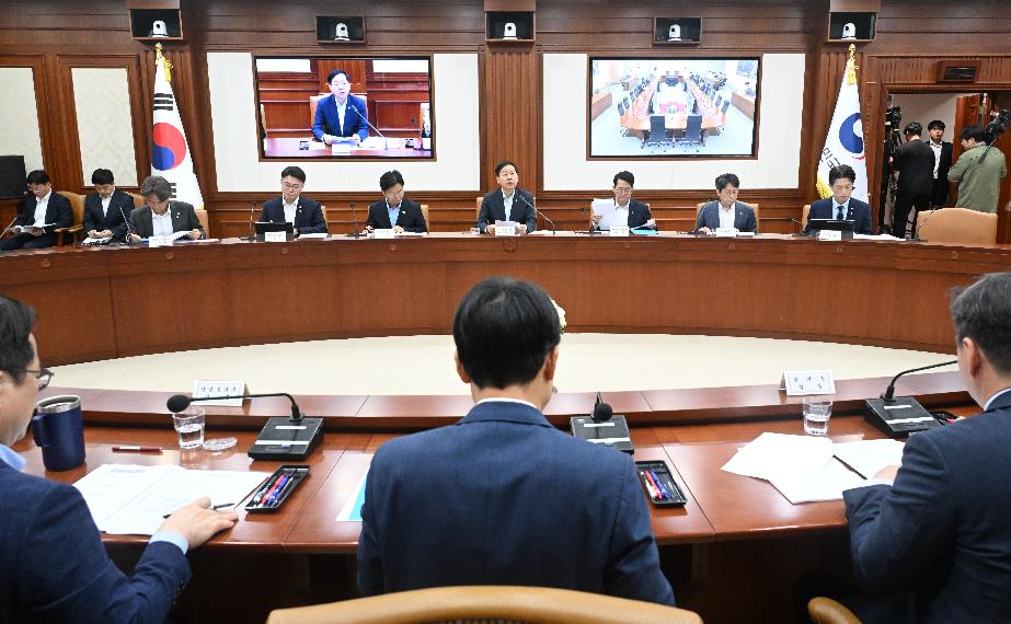 구윤철 부총리, 비상경제본부 희의 겸 경제관계장관회의 겸 민생물가 특별관리 관계장관 TF 주재