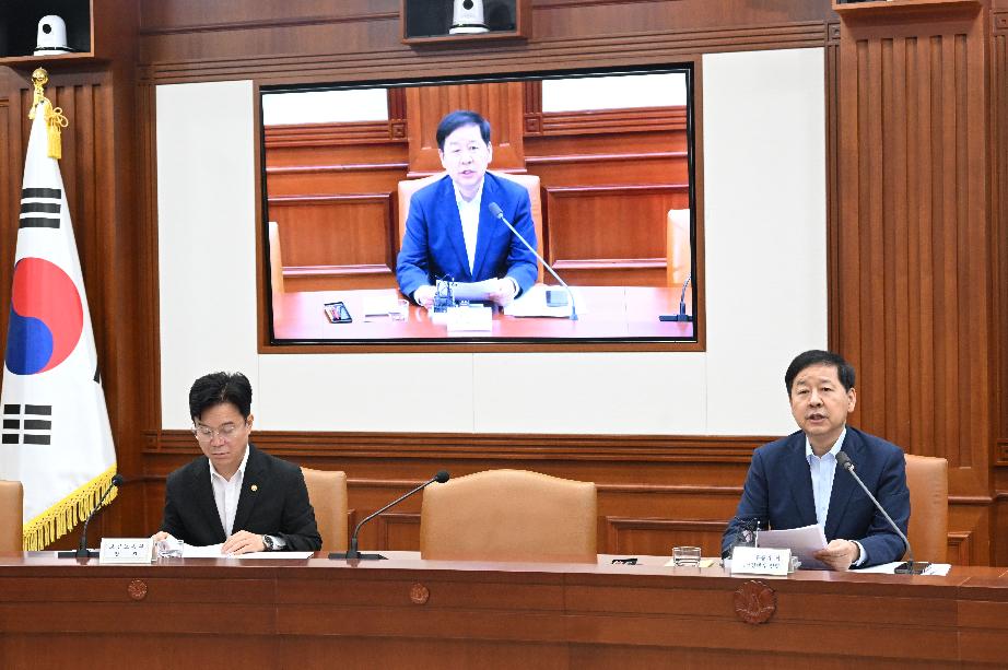 구윤철 부총리, 비상경제본부 회의 겸 경제, 산업경쟁력강화 관계장관회의 주재