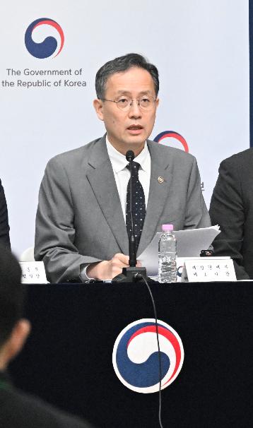 이형일 차관, 하반기 경제성장전략 상세 브리핑 참석