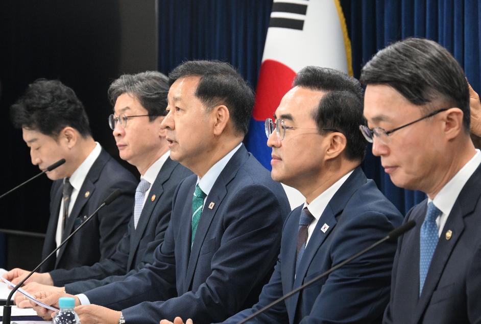 구윤철 부총리, 2026년 하반기 경제성장전략 관계부처 합동브리핑