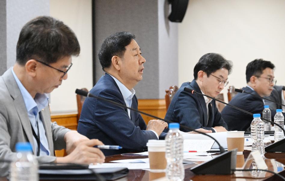 구윤철 부총리, 시장상황점검회의 주재