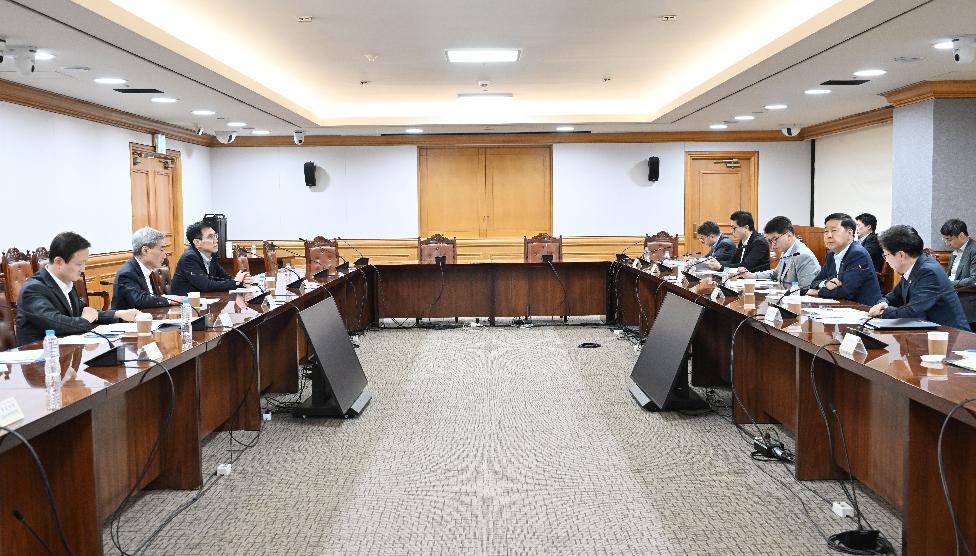 구윤철 부총리, 시장상황점검회의 주재