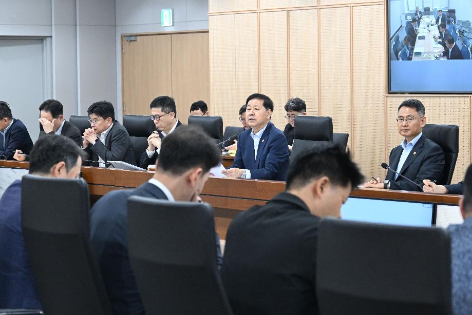 구윤철 부총리, 재경부 확대간부회의 주재