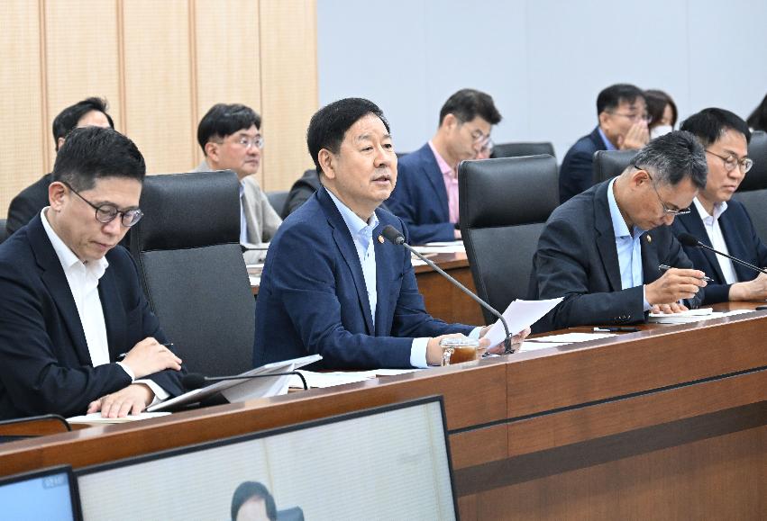 구윤철 부총리, 재경부 확대간부회의 주재