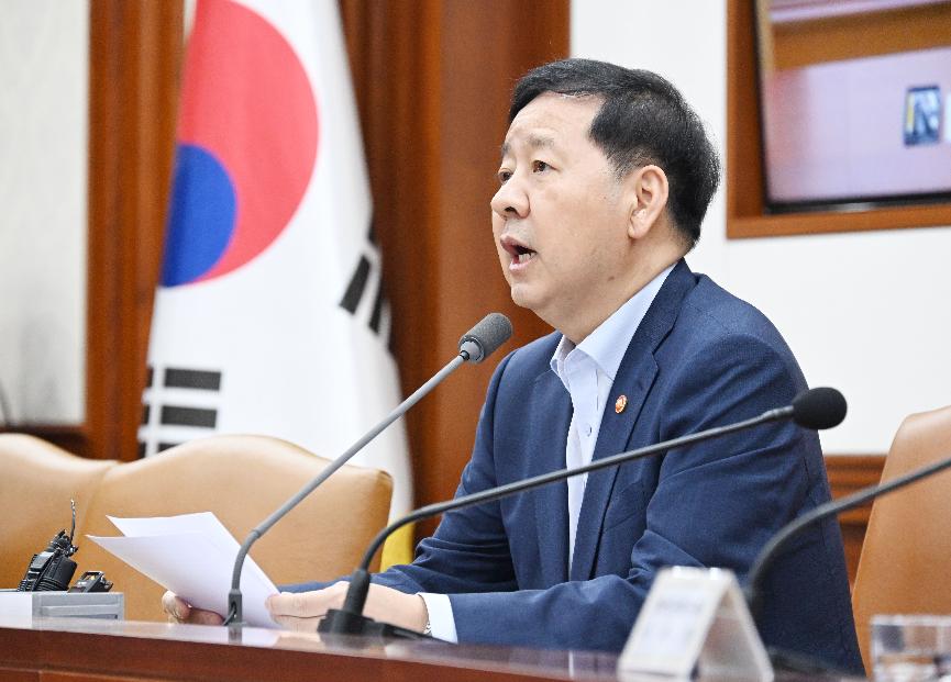 구윤철 부총리, 비상경제본부 회의 겸 경제.산업경쟁력강화 관계장관회의 주재