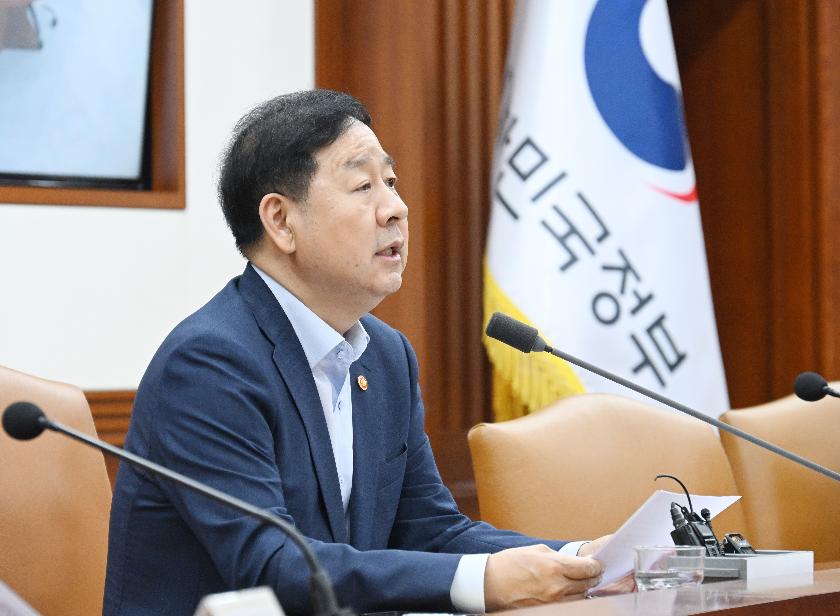 구윤철 부총리, 비상경제본부 회의 겸 경제.산업경쟁력강화 관계장관회의 주재
