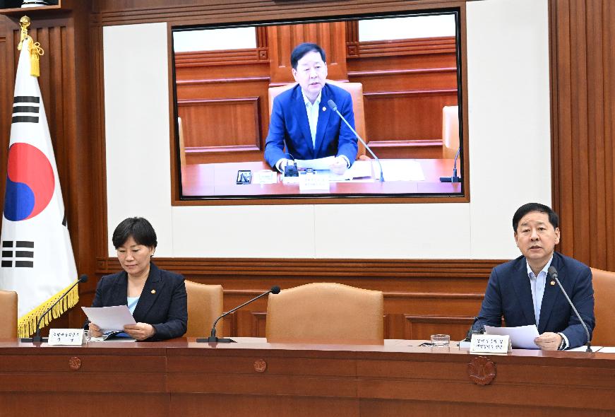 구윤철 부총리, 비상경제본부 회의 겸 경제.산업경쟁력강화 관계장관회의 주재