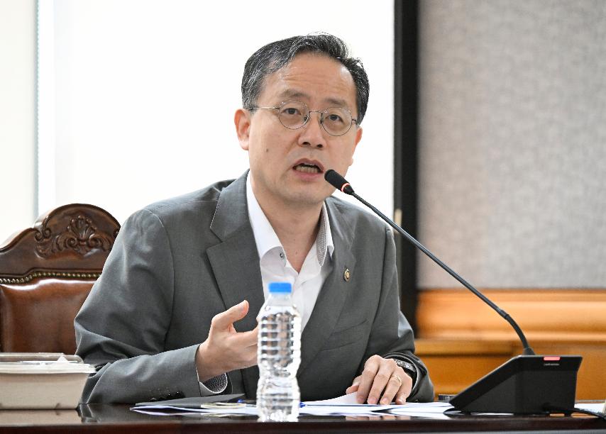 이형일 차관, 거시경제금융회의 주재