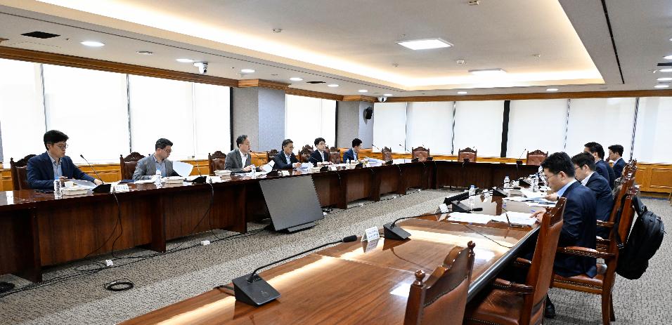 이형일 차관, 거시경제금융회의 주재