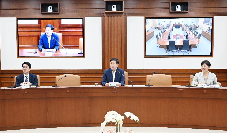 구윤철 부총리, 비상경제본부 회의 겸 경제관계장관회의 겸 민생물가 특별관리 관계장관 TF 주재