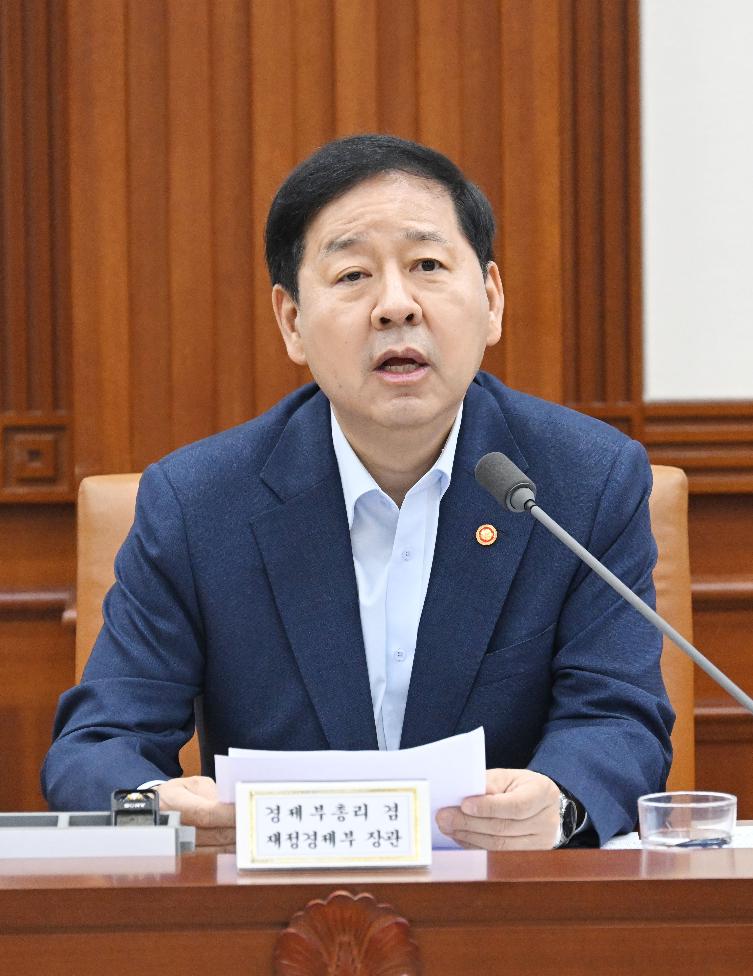 구윤철 부총리, 비상경제본부 희의 겸 경제·구조혁신 관계장관회의 주재