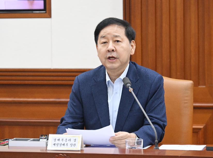 구윤철 부총리, 비상경제본부 희의 겸 경제·구조혁신 관계장관회의 주재