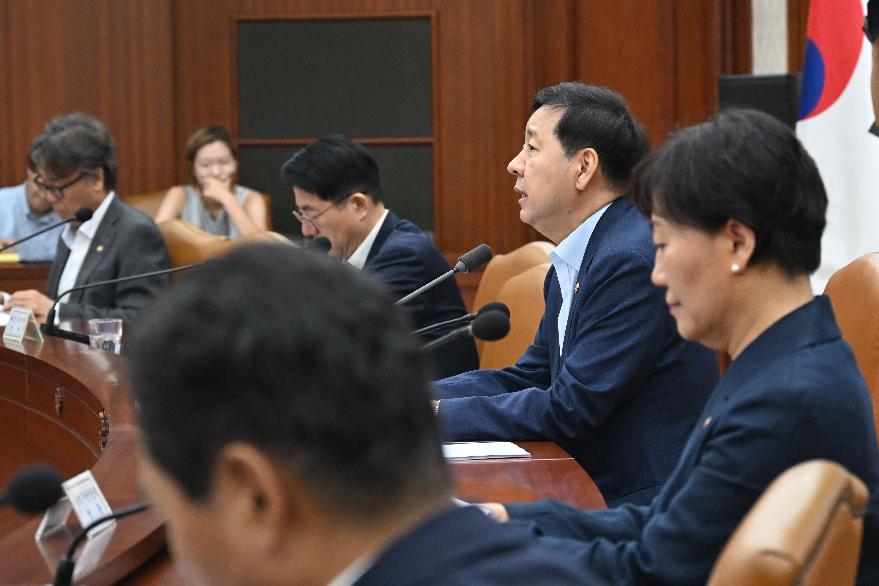 구윤철 부총리, 비상경제본부 희의 겸 경제·구조혁신 관계장관회의 주재