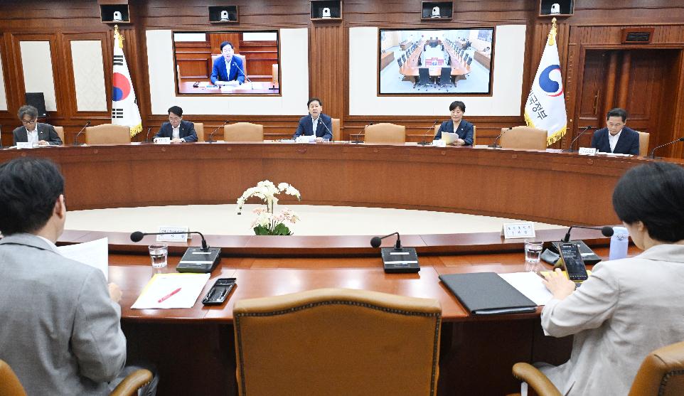 구윤철 부총리, 비상경제본부 희의 겸 경제·구조혁신 관계장관회의 주재