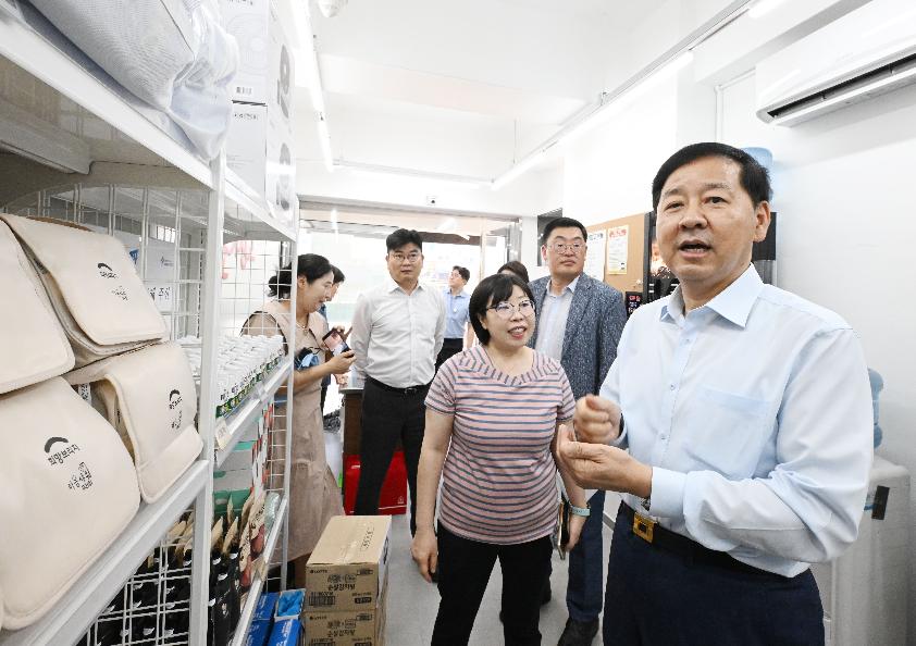 구윤철 부총리, 창신동 쪽방촌 폭염 취약계층 현장방문