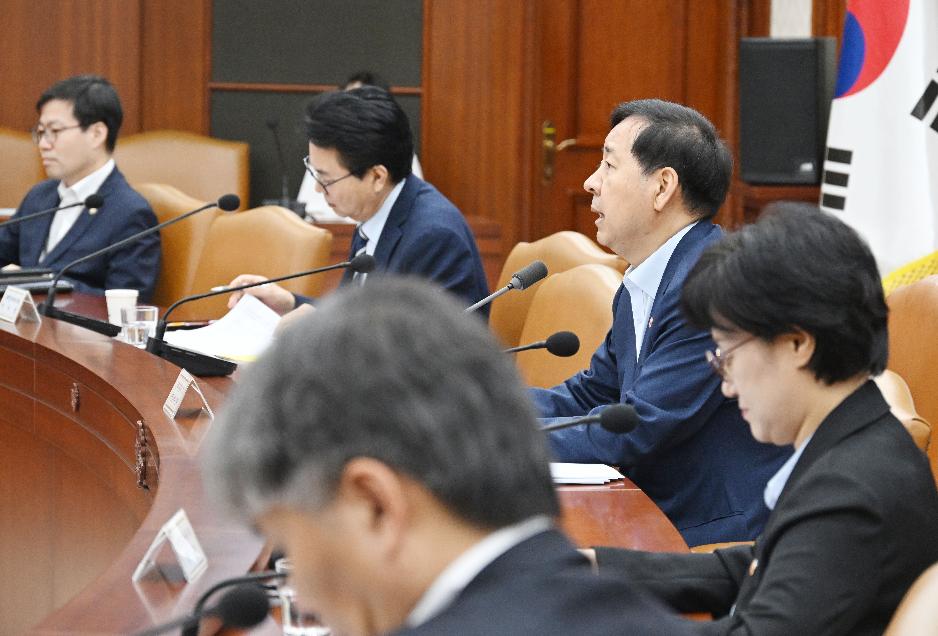 구윤철 부총리, 비상경제본부회의 겸 경제관계장관회의 겸 민생물가 특별관리 관계장관 TF 주재