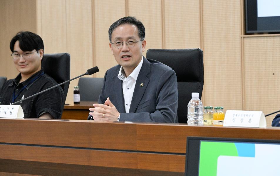 이형일 차관, 재경부 청년인턴 소통 간담회 개최