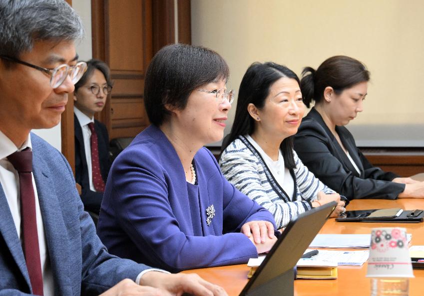 구윤철 부총리, 쩌우 자이 아시아인프라투자은행(AIIB) 신임 총재 면담