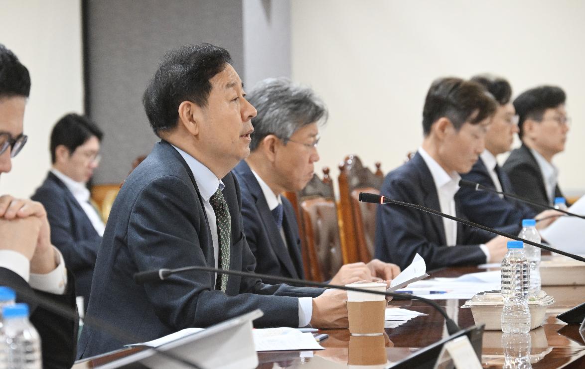 구윤철 부총리, 시장상황점검회의 주재