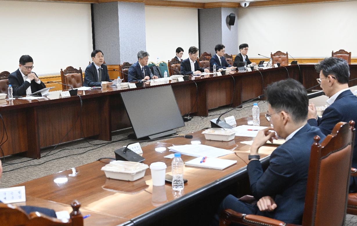 구윤철 부총리, 시장상황점검회의 주재