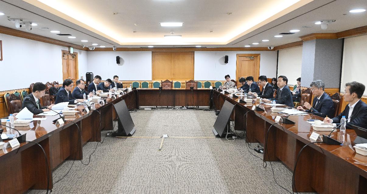 구윤철 부총리, 시장상황점검회의 주재