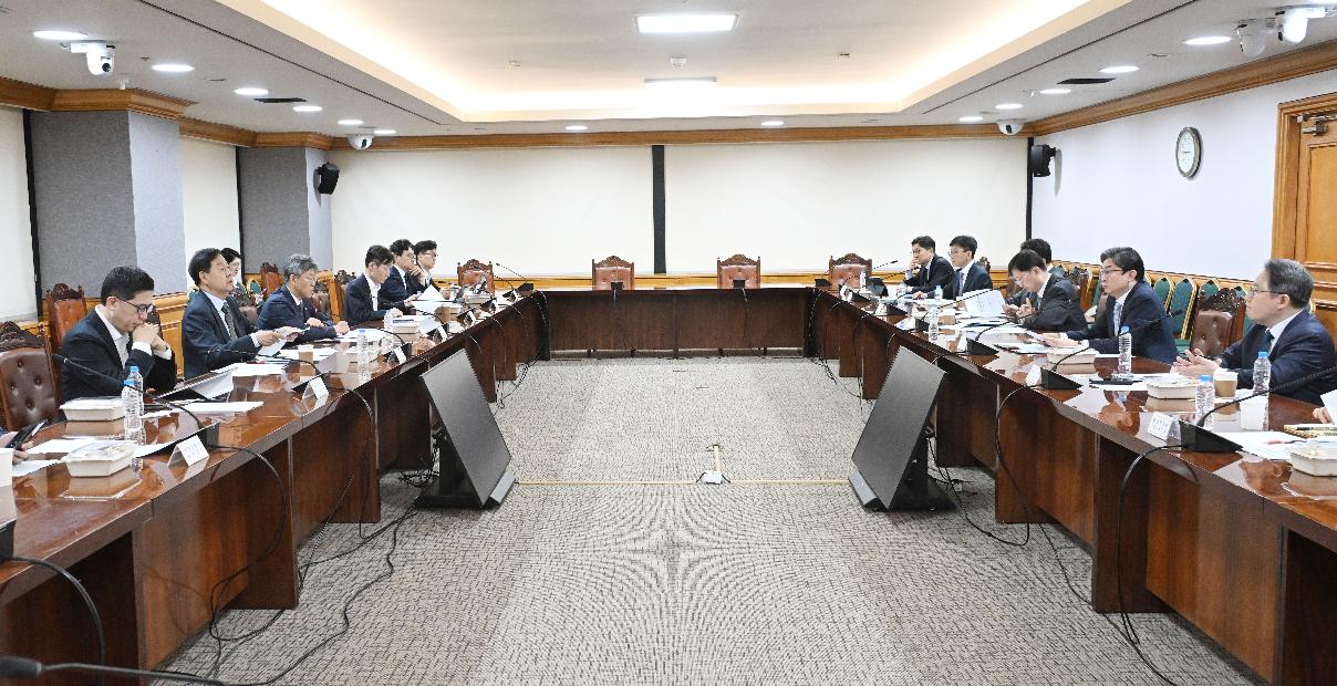 구윤철 부총리, 시장상황점검회의 주재