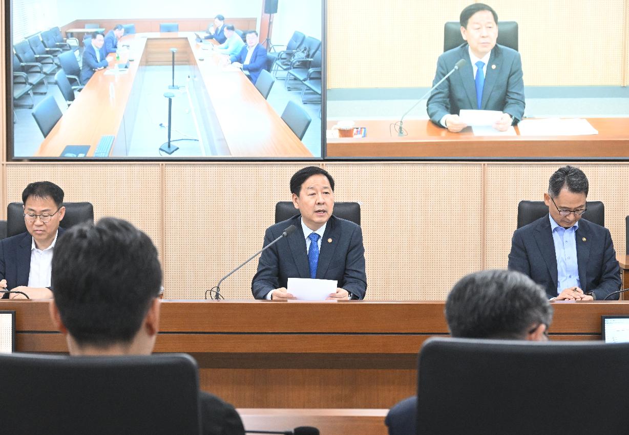 구윤철 부총리, 재경부 확대간부회의 주재
