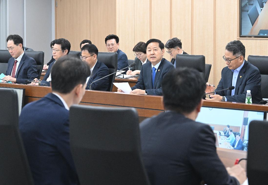 구윤철 부총리, 재경부 확대간부회의 주재