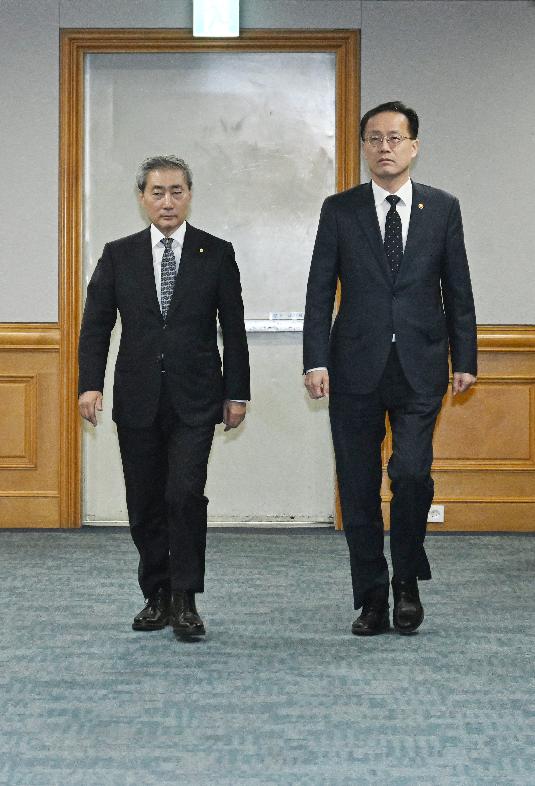 이형일 부총리, 시장상황점검회의 주재