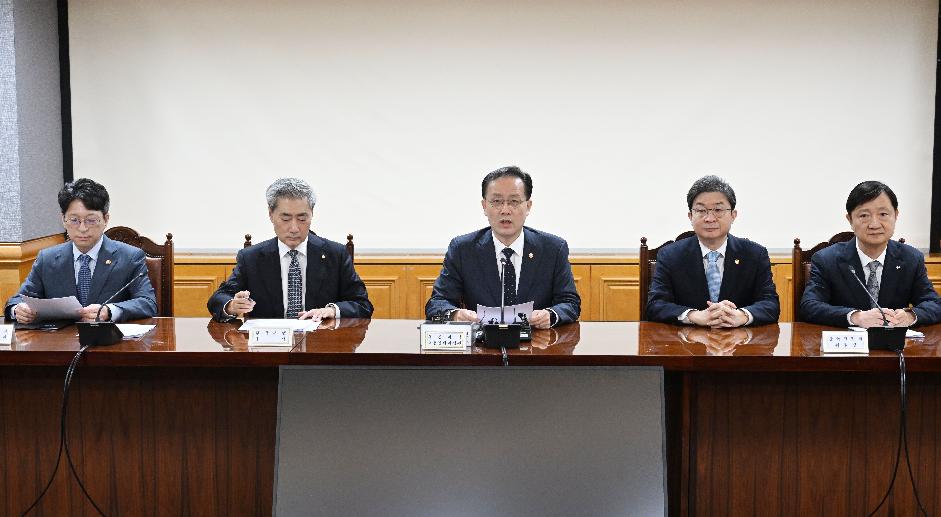 이형일 부총리, 시장상황점검회의 주재