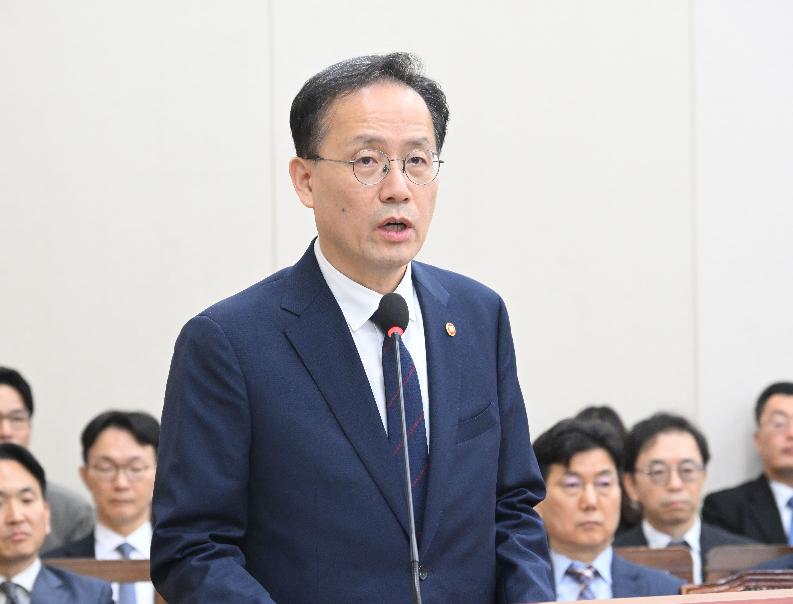 이형일 부총리, 2026년 재정경제부 국정감사