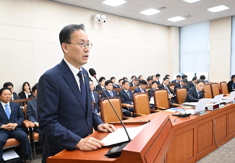 이형일 부총리, 2026년 재정경제부 국정감사